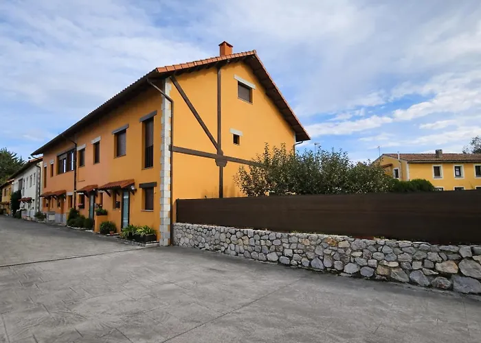 Entre Mar Y Picos - Colombres, Cerca De Llanes